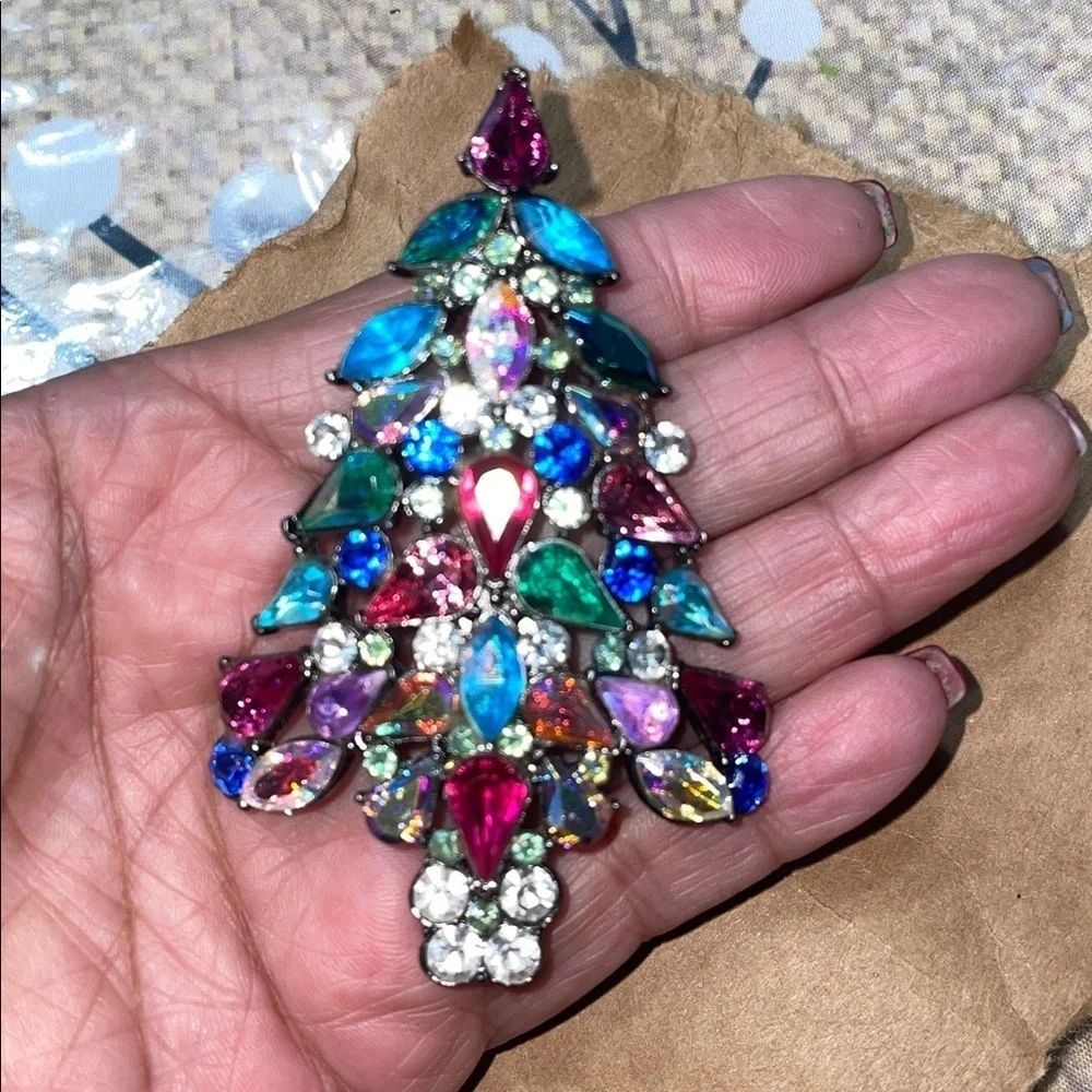 Vintage Avon Colorful Rhinestone Christmas Tree Brooch